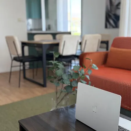 Calme & Spacieux - 6 Pers, Parking Prive, Metro 5min Direct Centre-ville, Checkin Autonome, Wifi- Ideal Sejour Pro, Touristique, Entre Amis Ou Famille Apartment *